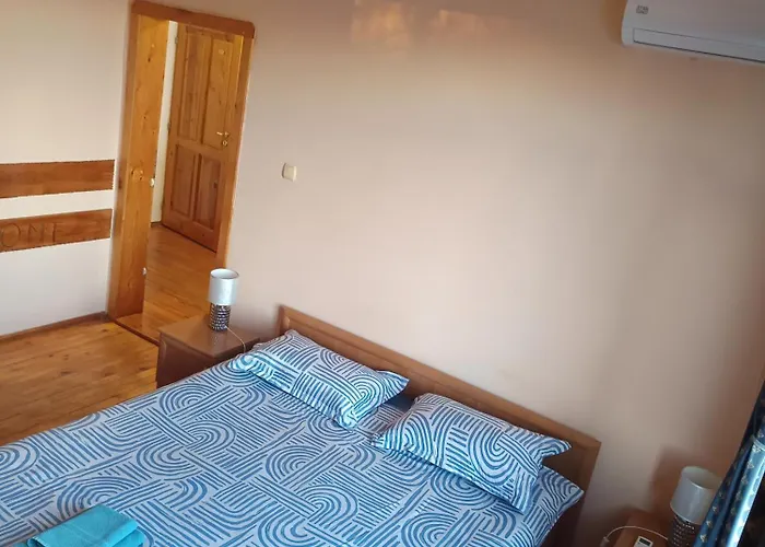 Nina In Villa Kramolin